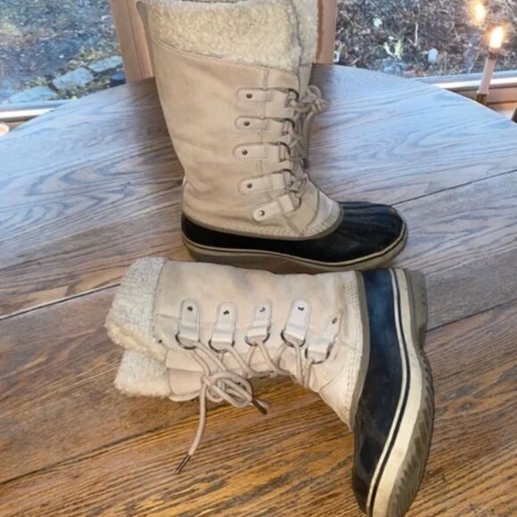 SOREL Joan of Arctic waterproof felt lined boot/11/nice condition/euro 42 - Picture 1 of 10